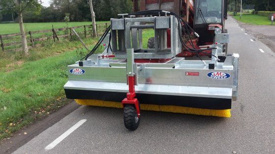 Loonwerkersveegmachine Loonwerkersveegmachine 1 image 17