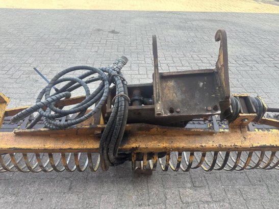 Maaikorf - Gebruikt Maaikorf - Gebruikt 2 Crawler Excavators image 11