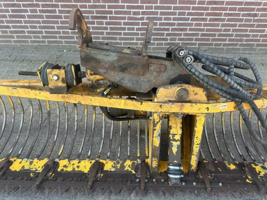 Maaikorf - Gebruikt Maaikorf - Gebruikt 2 Crawler Excavators image 6