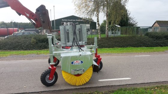 Loonwerkersveegmachine Loonwerkersveegmachine 1 image 7