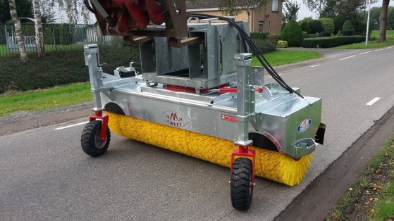 Loonwerkersveegmachine Loonwerkersveegmachine 1 image 9