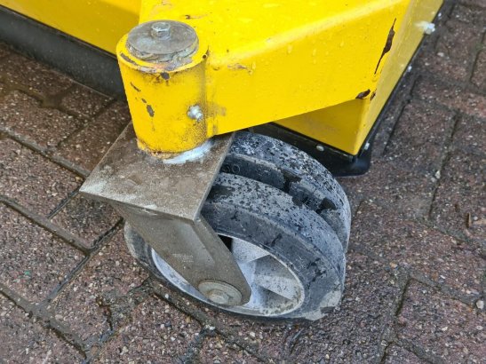 MTS bezem met lepel insteek MTS bezem met lepel insteek 2018 2 image 9