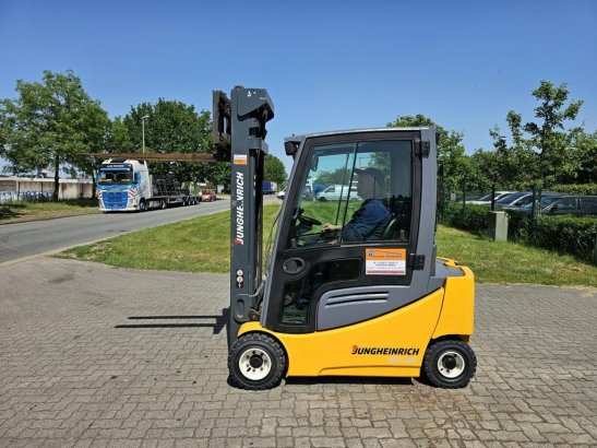 Jungheinrich EFG320 EFG320 2012 2 Forklift