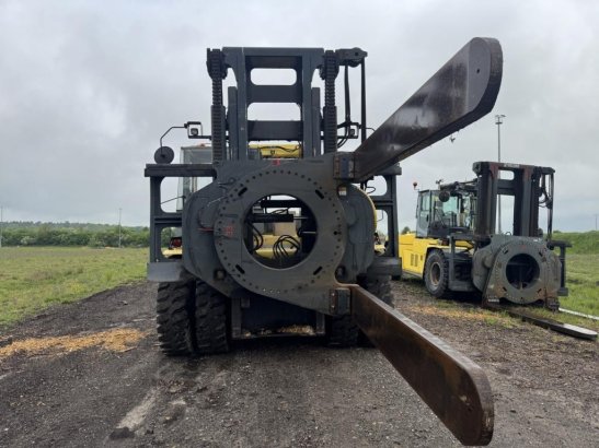 Kalmar DCF330-12 549 2010 2 Forklift image 2
