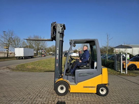 Jungheinrich EFG430K EFG430K 2014 2 Forklift image 2