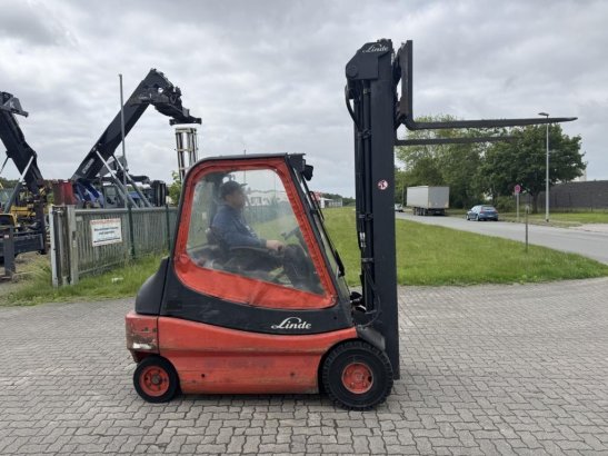 Linde E30-02 E30-02 2008 2 Forklift image 2