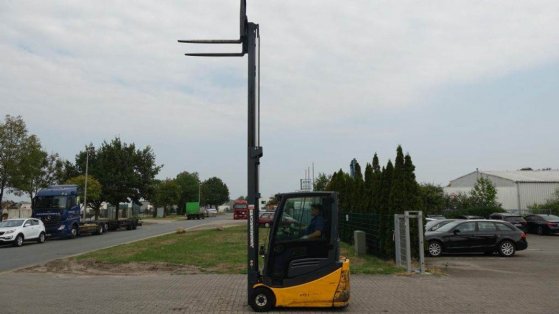 Jungheinrich EFG216GE-120-500ZT EFG216GE-120-500ZT 2012 2 Forklift image 2