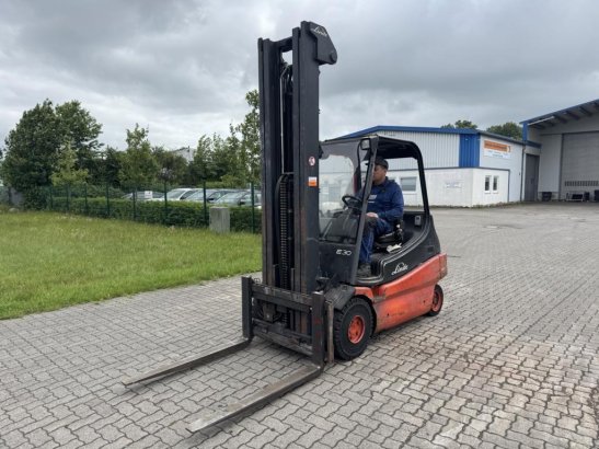 Linde E30-02 E30-02 2008 2 Forklift image 3