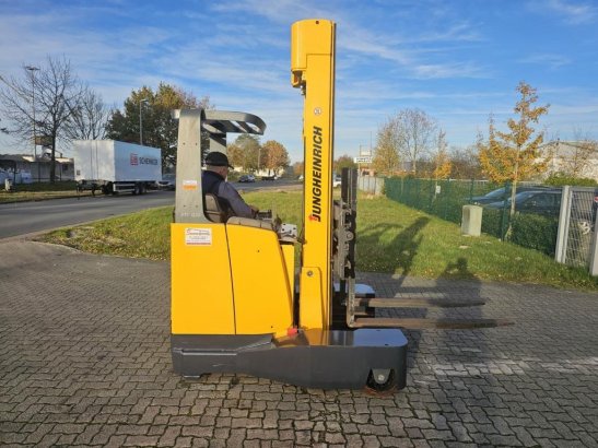 Jungheinrich ETVQ20 ETVQ20 2010 2 Forklift image 17