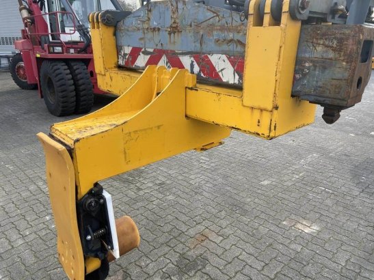 Seith Pipehandling Reachstacker 15036 Seith Pipehandling Reachstacker 15036 2009 2 image 13