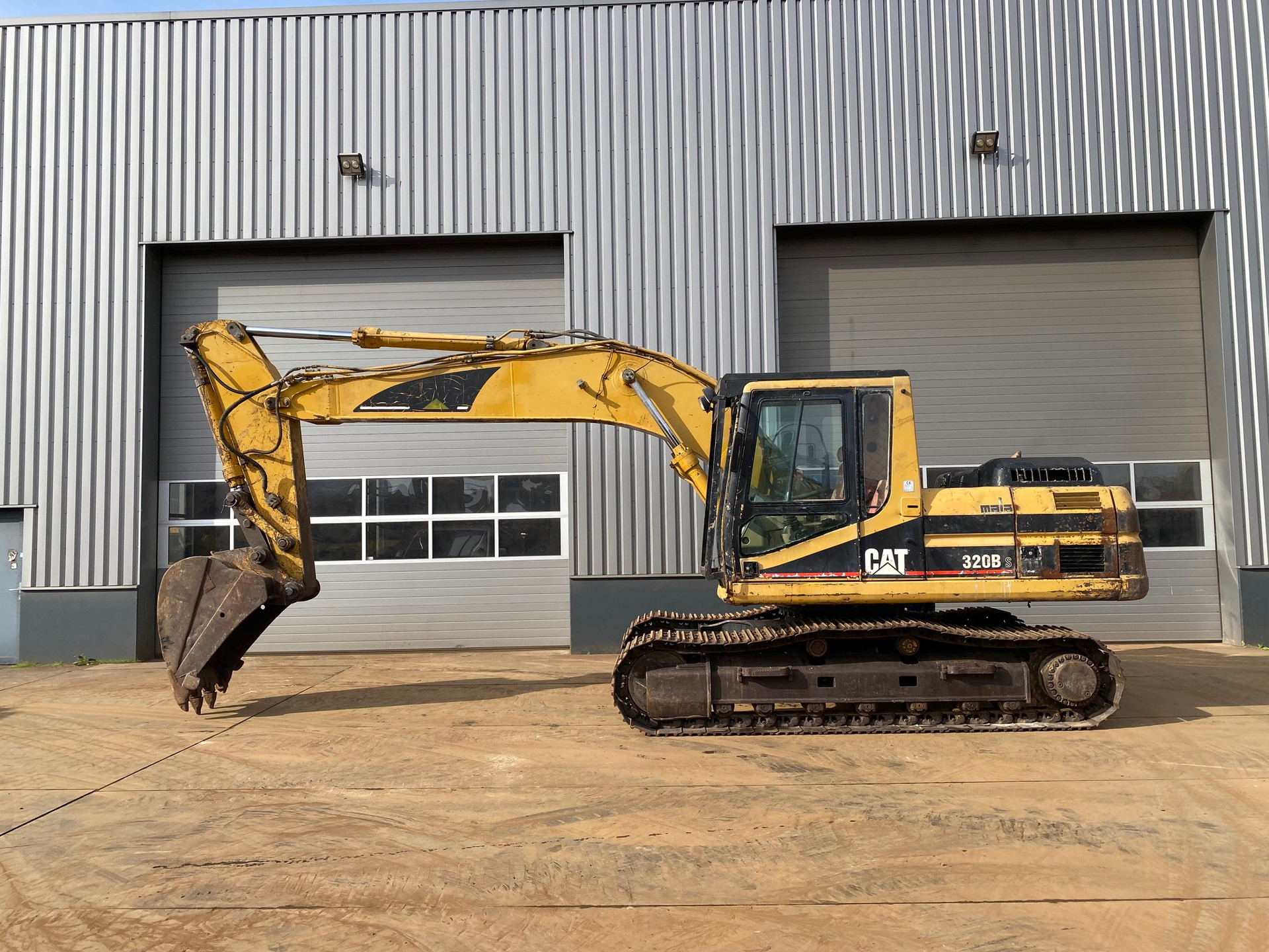 Caterpillar 320B image