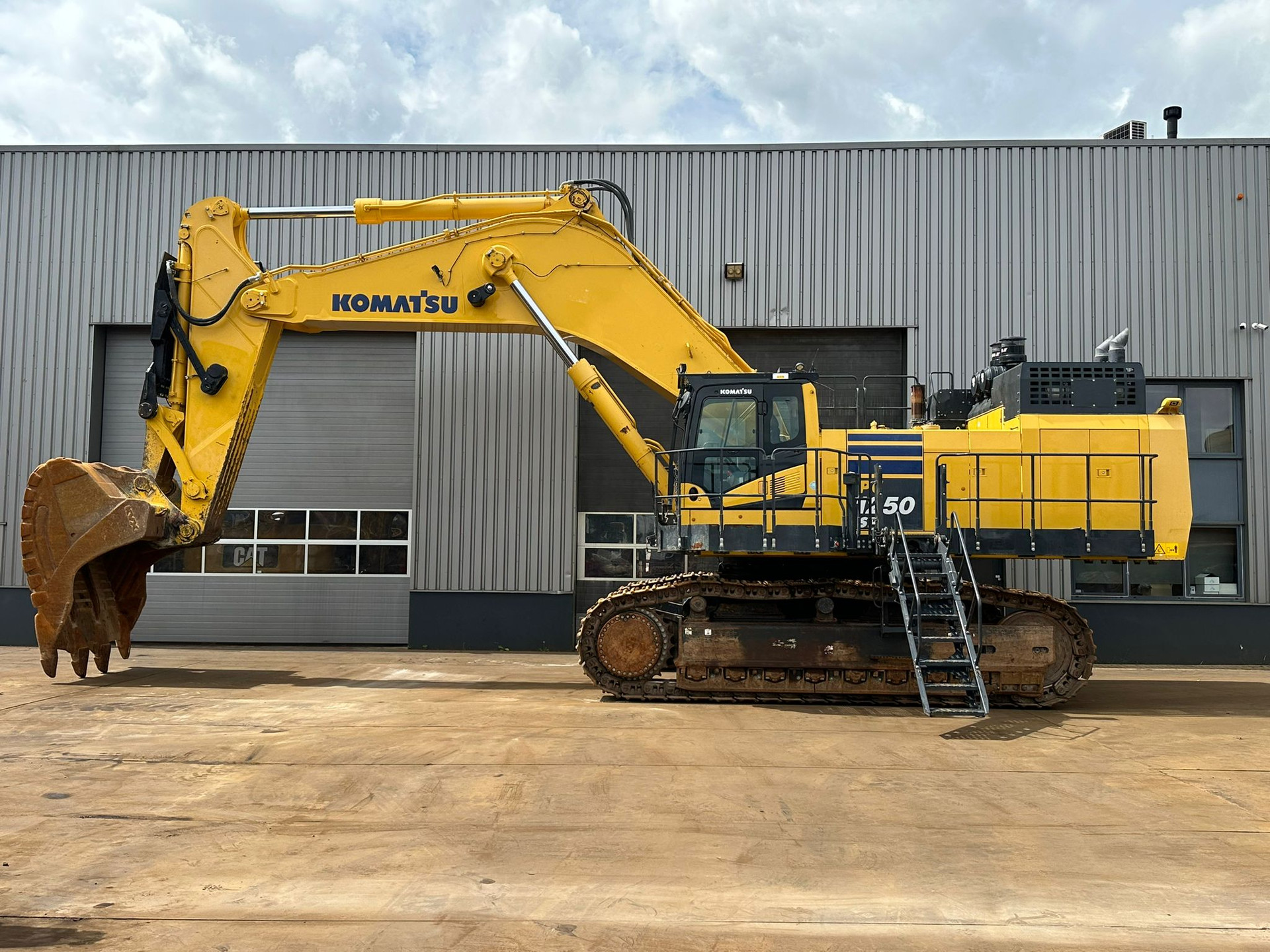 Komatsu PC1250-11E0 - CE certified image