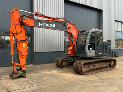 Hitachi ZX135US