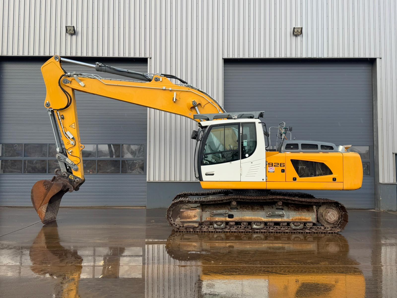 Liebherr R926 LC image