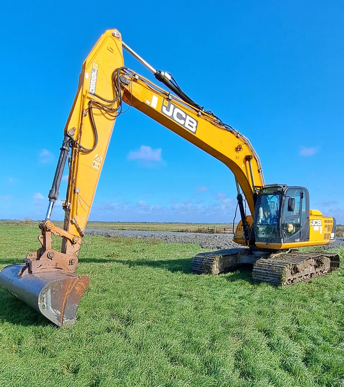 JCB JS220 LC Long Reach - 10 meter