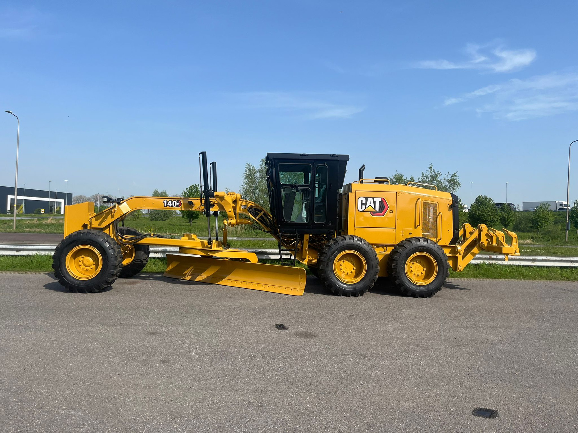 Caterpillar 140GC - Push block / Ripper / New Tires image