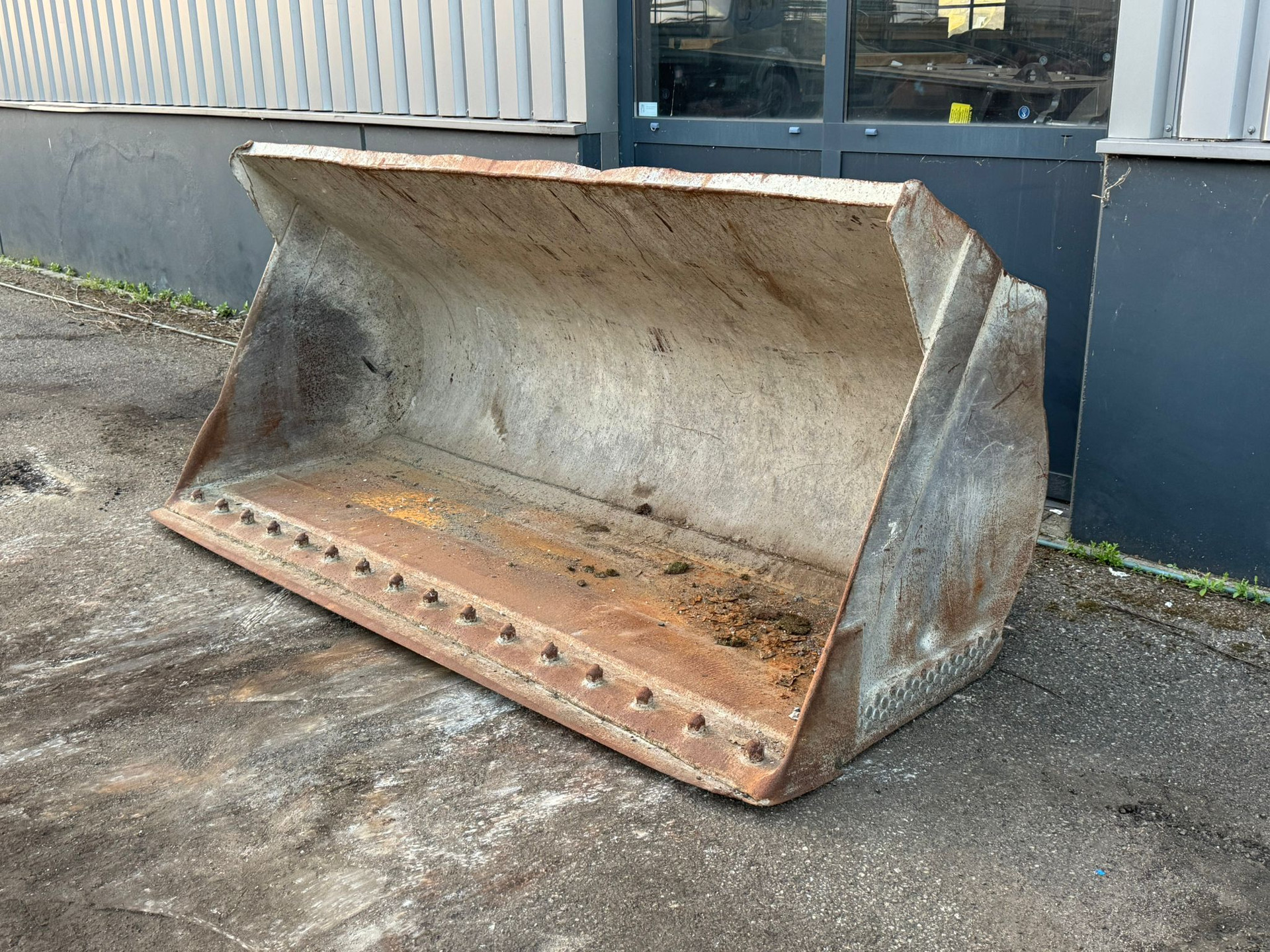 Unknown WG-2450 Volvo small image