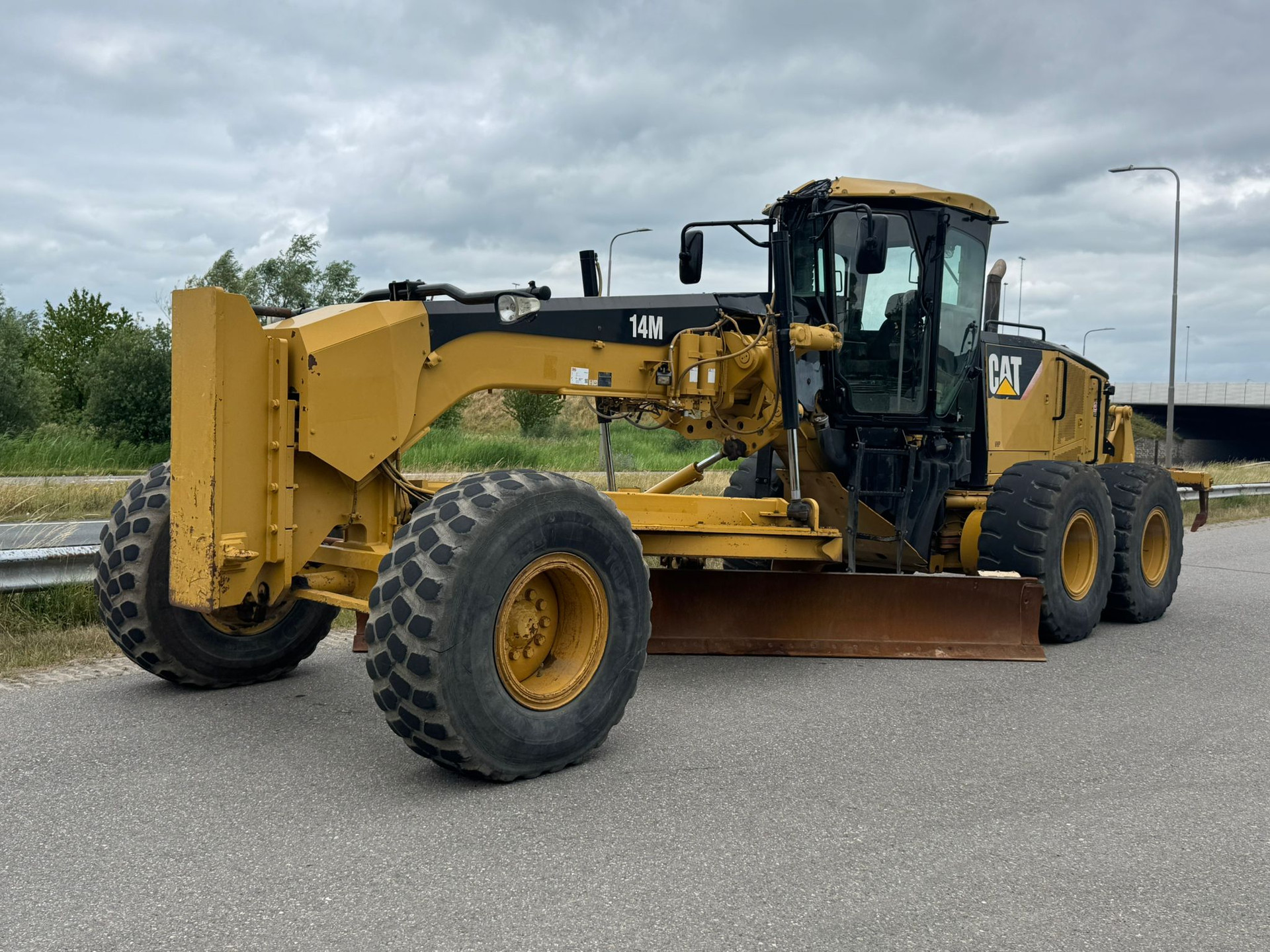 Caterpillar 14M image
