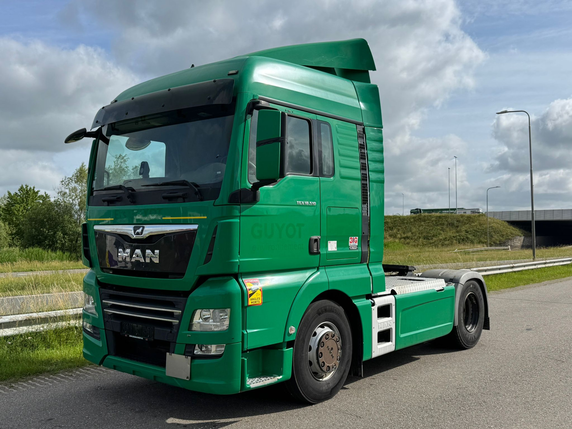 MAN TGX 18.510 4x2 tipper hydraulic image