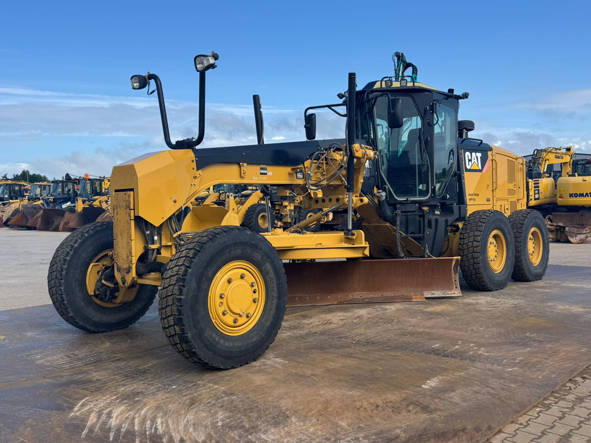 Caterpillar 140M2 AWD image