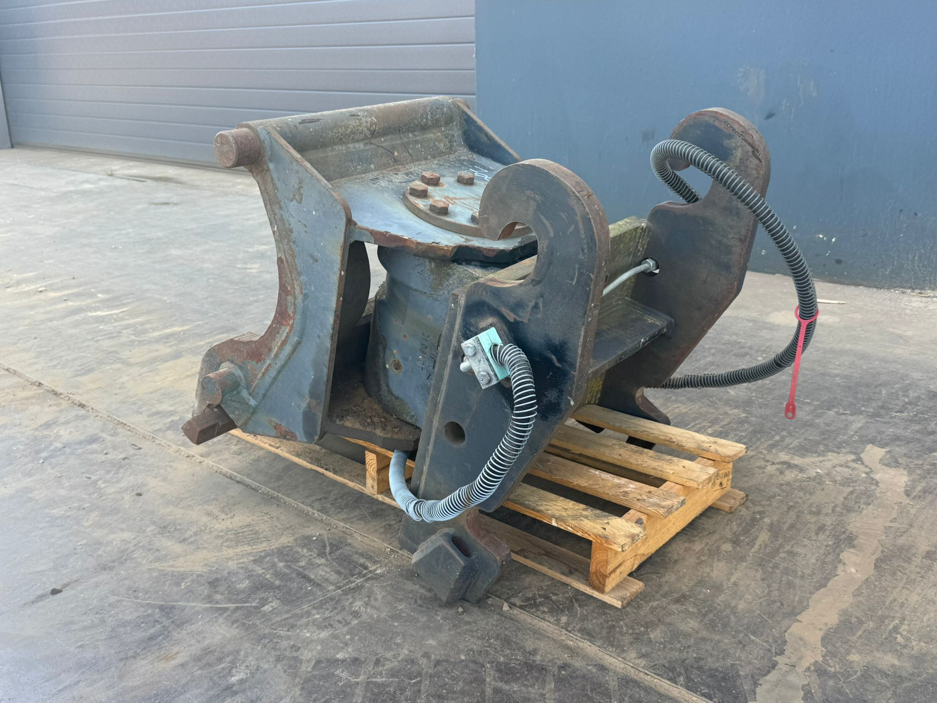 Tilting Quick Coupler CW30 image