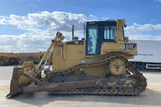 Caterpillar D6TLGP D6TLGP 2011 2 Dozers image 31