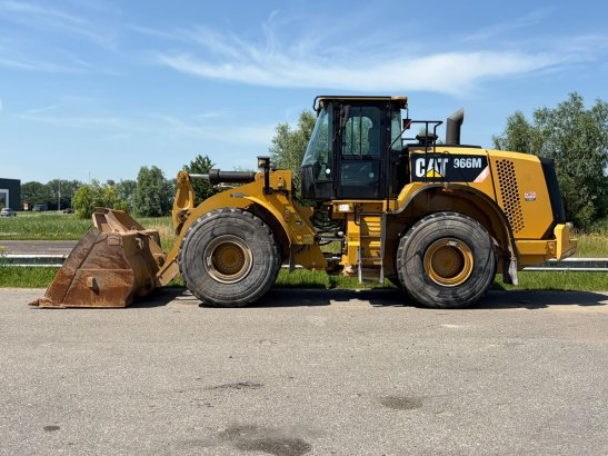Caterpillar 966M 966M 2014 2 Wheel Loaders image 16