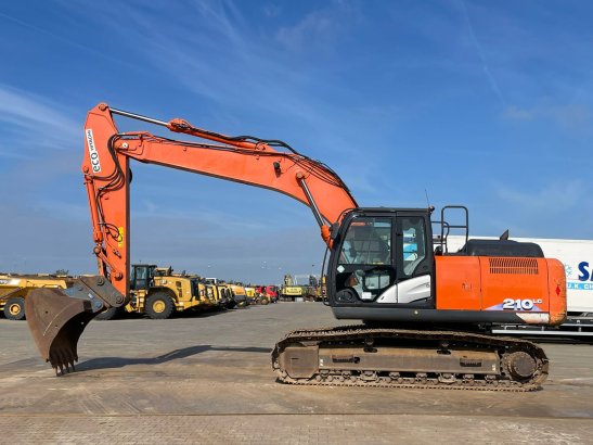 Hitachi ZX210LC-6 ZX210LC-6 2018 2 Crawler Excavators image 31