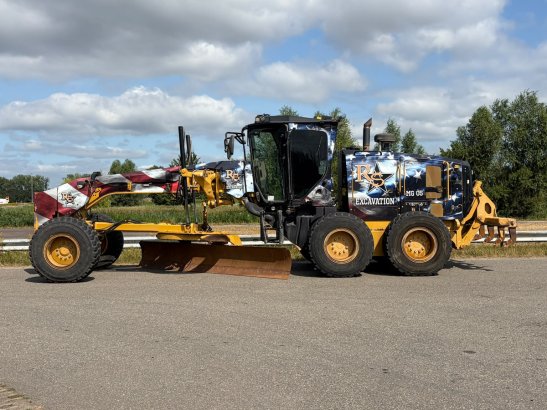 Caterpillar 140M2 140M2 2013 2 Motor graders