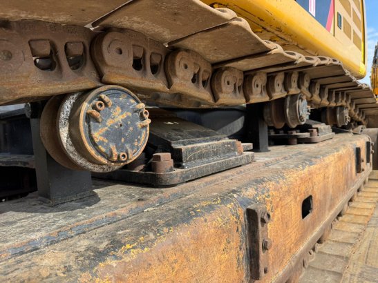 Caterpillar 352F 352F 2018 2 Crawler Excavators image 10