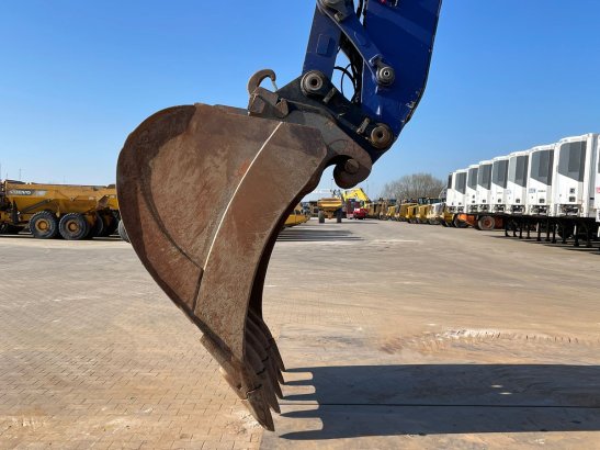 Liebherr R956HD R956HD 2019 2 Crawler Excavators image 10