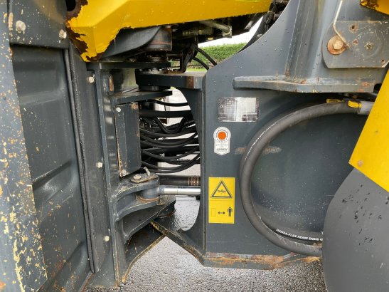 Komatsu WA380-5H WA380-5H 2004 2 Wheel Loaders image 10