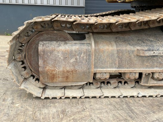 Caterpillar 330FLN 330FLN 2017 2 Crawler Excavators image 10