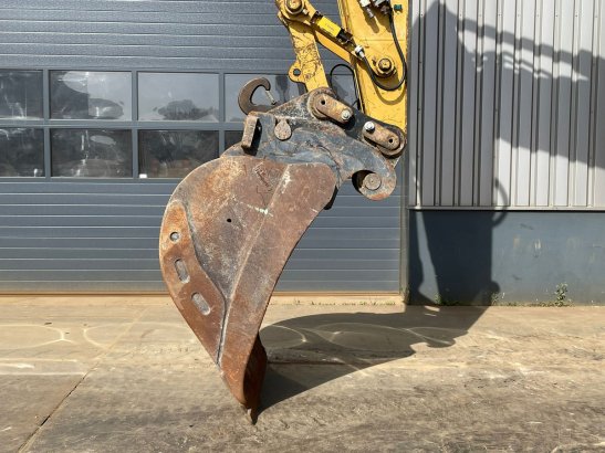 Caterpillar 328D 328D 2012 2 Crawler Excavators image 25