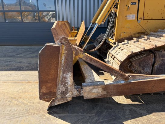 Caterpillar D6T LGP D6T LGP 2011 2 Dozers image 10