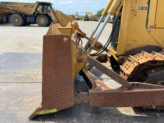 Caterpillar D6T XL D6T XL 2011 2 Dozers image 10