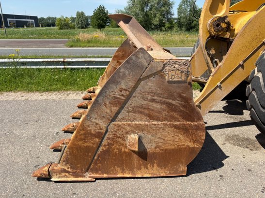 Caterpillar 966M 966M 2014 2 Wheel Loaders image 25