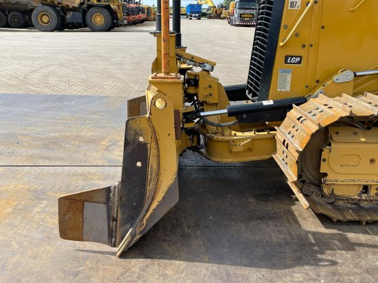 Caterpillar D2 LGP 12A | LEICA GPS D2 LGP 12A | LEICA GPS 2021 2 Dozers image 10