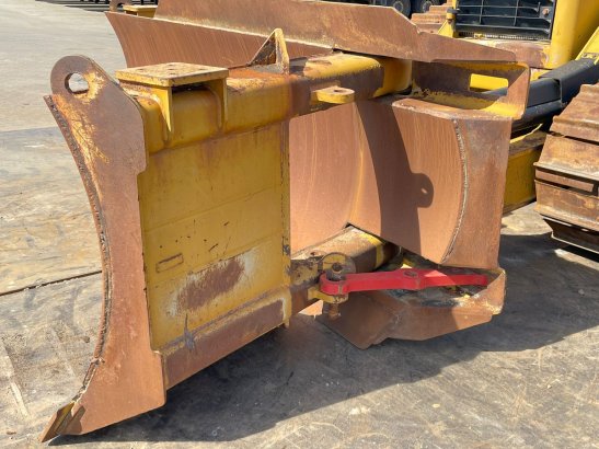 Caterpillar D6N LGP D6N LGP 2013 2 Dozers image 11