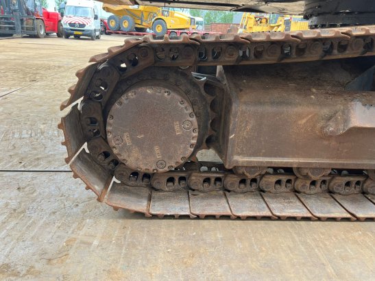 Case CX250C CX250C 2011 2 Crawler Excavators image 86