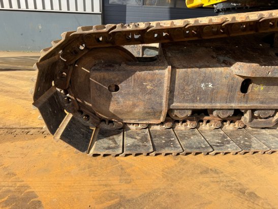 Komatsu PC240LC-10 PC240LC-10 2015 2 Crawler Excavators image 20