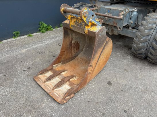Liebherr A918 Compact Litronic A918 Compact Litronic 2013 2 Wheeled Excavators image 11