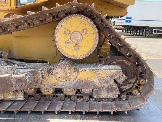 Caterpillar D6T LGP D6T LGP 2011 2 Dozers image 11