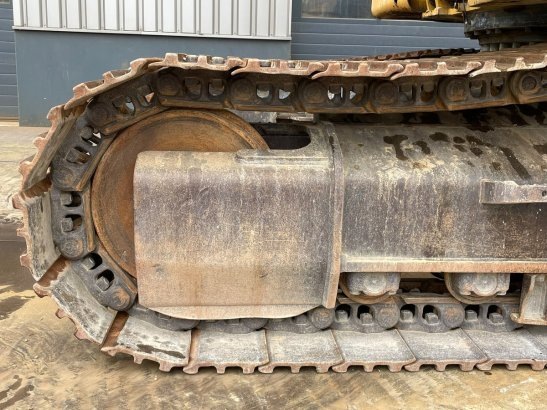 Caterpillar 330 07A 42 2019 2 Crawler Excavators image 11