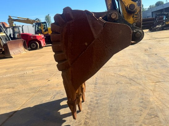 Komatsu PC360LC-11E0 PC360LC-11E0 2021 2 Crawler Excavators image 11