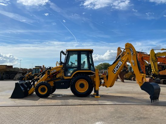 JCB 3DX 4WD hammerlines 2152 2026 1 image 11