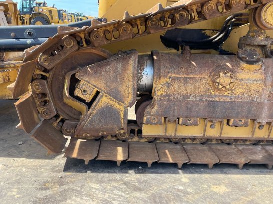 Caterpillar D6N LGP D6N LGP 2013 2 Dozers image 12