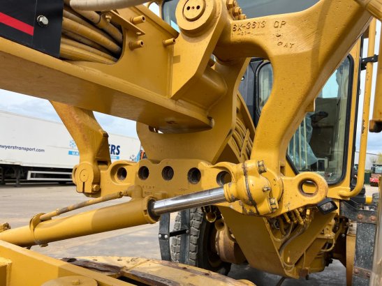 Caterpillar 140H 140H 2002 2 Motor graders image 12