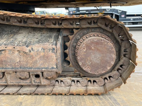 Caterpillar 336 GC 07A - CE Certified 44 2019 2 Crawler Excavators image 12