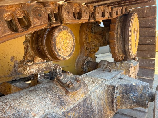 Caterpillar D6T LGP D6T LGP 2011 2 Dozers image 12